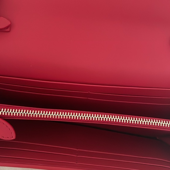 Brand new crossbody wallet with dust bag - Picture 4 of 4